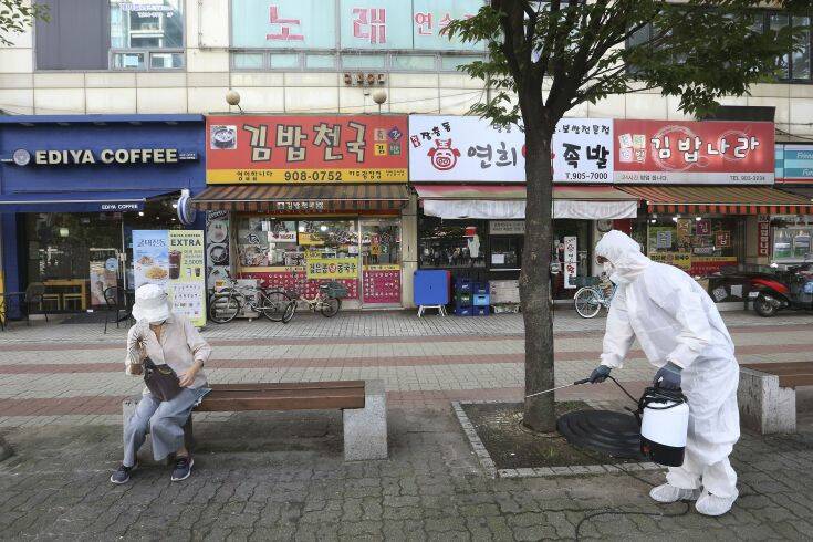 Η Νότια Κορέα αυστηροποιεί τα περιοριστικά μέτρα για τον περιορισμό του κορονοϊού ενόψει της γιορτής Τσουσεόκ
