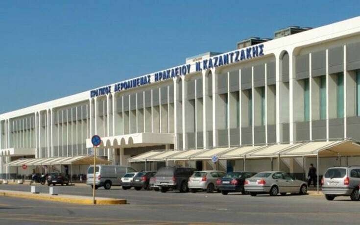 Χειροπέδες σε 60 άτομα που προσπάθησαν να ταξιδέψουν με πλαστά έγγραφα από το αεροδρόμιο του Ηρακλείου