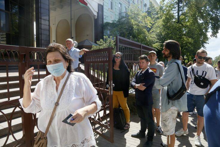 Νέο ρεκόρ κρουσμάτων κορονοϊού στην Ουκρανία – Σχεδόν 2.000 σε μία μέρα