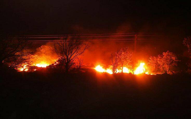 Κόλαση φωτιάς στη Λέσβο: Στις φλόγες το ΚΥΤ Μόριας &#8211; Χιλιάδες μετανάστες στους δρόμους, 35 θετικοί στον κορονοϊό
