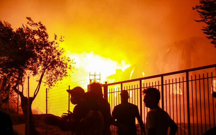 Στα «μαχαίρια» κυβέρνηση και αντιπολίτευση για την κατάσταση στη Μόρια