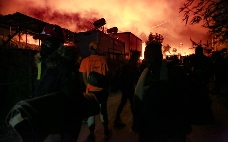 Τρεις διμοιρίες ΜΑΤ μεταβαίνουν από την Αθήνα στη Λέσβο