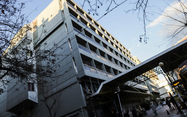 Νεκρός 25χρονος από κορονοϊό στον Ευαγγελισμό – Έχασε τη μάχη και μία 92χρονη