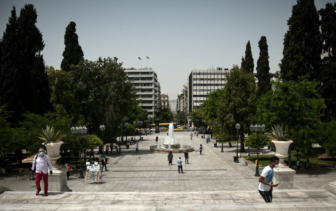 Νέα μέτρα στην Αττική από σήμερα: Συναθροίσεις έως 9 άτομα, τέλος οι συναυλίες, 20 άτομα σε γάμους, βαφτίσεις και κηδείες, 40% τηλεργασία