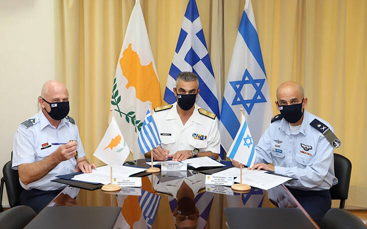 Έπεσαν οι υπογραφές για την τριμερή στρατιωτική συνεργασία Ελλάδας &#8211; Κύπρου &#8211; Ισραήλ
