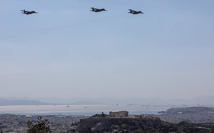 Γιατί πέταξαν αεροσκάφη C-130 πάνω από την Αθήνα &#8211; Εντυπωσιακές εικόνες από τις πτήσεις με φόντο την Ακρόπολη