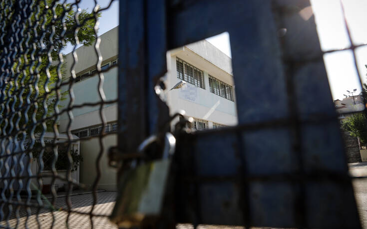Δεκαεπτά σχολεία κλειστά στην Ελλάδα λόγω κορονοϊού