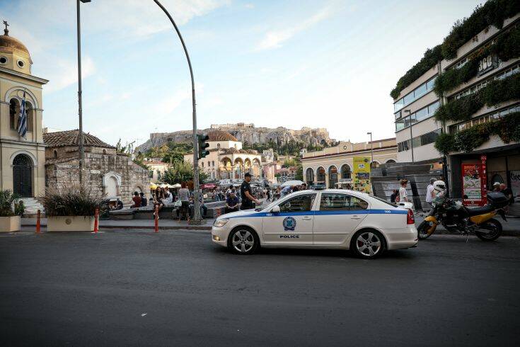 Σαρωτικοί έλεγχοι της ΕΛΑΣ για τους συνωστισμούς στις πλατείες