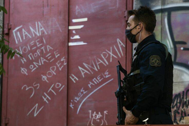 Ολοκληρώθηκε η επιχείρηση εκκένωσης της κατάληψης στη Φιλολάου – Τι βρήκε η αστυνομία