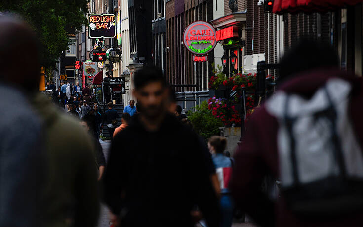 Καλπάζει ο κορονοϊός στην Ολλανδία: Οι αρχές ανακοίνωσαν 2.914 νέα κρούσματα