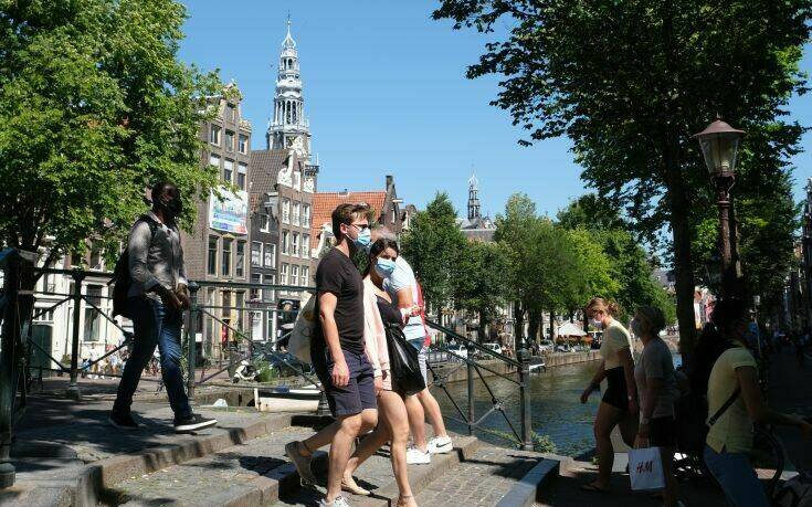 Αριθμός ρεκόρ ημερήσιων κρουσμάτων στην Ολλανδία: Καταγράφηκαν 1.379 νέες μολύνσεις