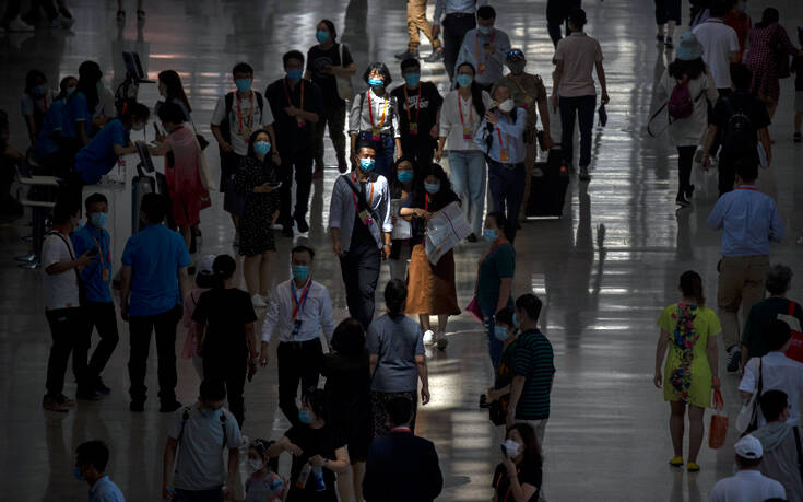 Περισσότερα από 27,34 εκατομμύρια τα κρούσματα κορονοϊού σε όλο τον κόσμο