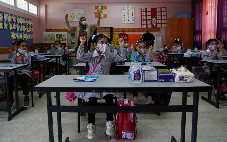 Έκκληση να μείνουν ανοιχτά τα σχολεία ενώ συνεχίζεται η μάχη με την πανδημία του κορονοϊού