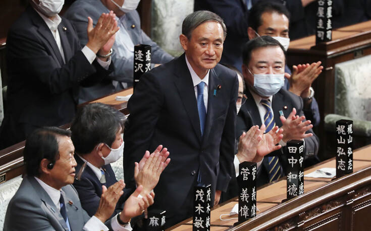 Ιαπωνία: Ο πρωθυπουργός Γιοσιχίντε Σούγκα εγκαταλείπει την εξουσία