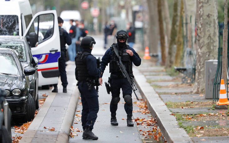 Επίθεση σε πολίτες με ματσέτα κοντά στα παλιά γραφεία του Charlie Hebdo στο Παρίσι – Αρκετοί τραυματίες