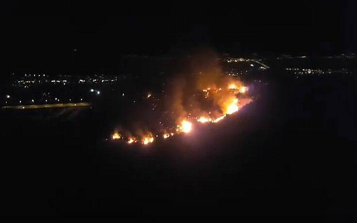 Πάτρα: Καλύτερη η εικόνα της πυρκαγιάς – Ολονύχτια μάχη με τις φλόγες