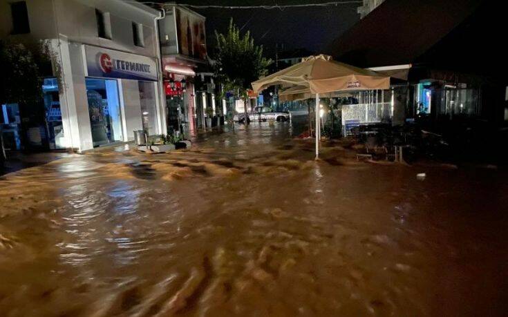 Νύχτα θρίλερ στην Καρδίτσα: Έσπασε σε δύο σημεία το ανάχωμα στον ποταμό Καράμπαλη