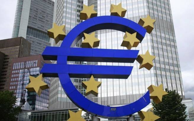 Στα 10 δισ. ευρώ η αξία των ελληνικών ομολόγων που έχει αγοράσει η ΕΚΤ