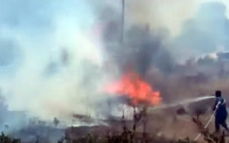 Μεγάλη φωτιά στην Αρτέμιδα: Κάτοικοι καλούνται να απομακρυνθούν