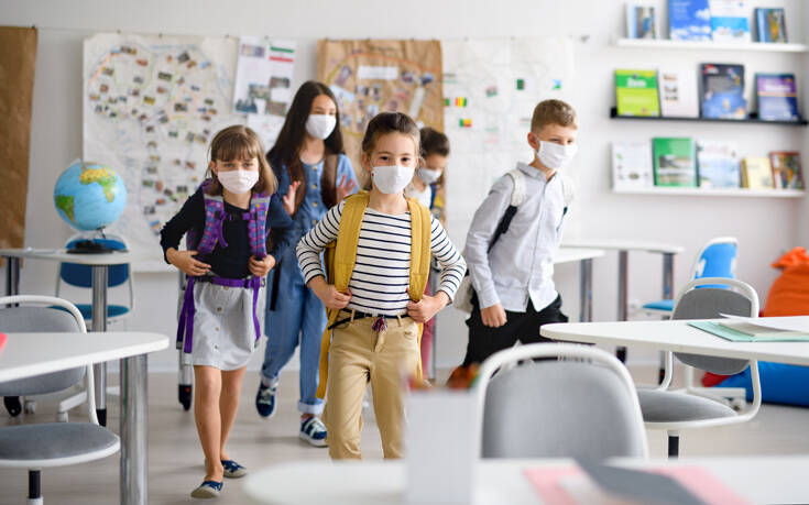 Δερμιτζάκης: Οι γονείς να αναλάβουν την ευθύνη αν τα παιδιά δεν φορούν μάσκα στο σχολείο