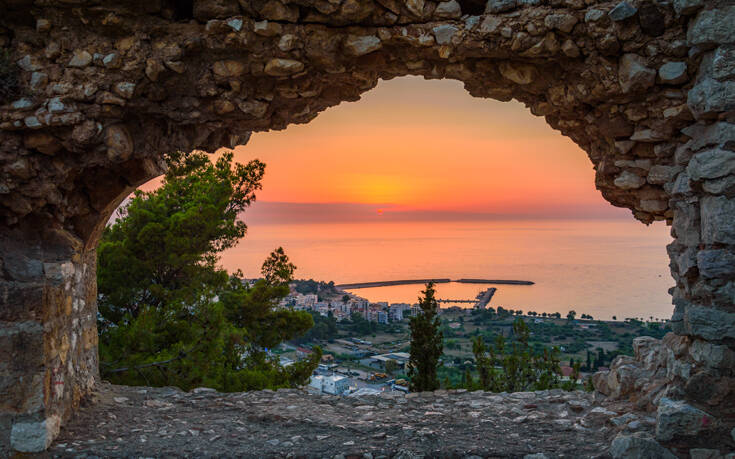Πελοπόννησος: Το κάστρο που χτίστηκε από γίγαντες