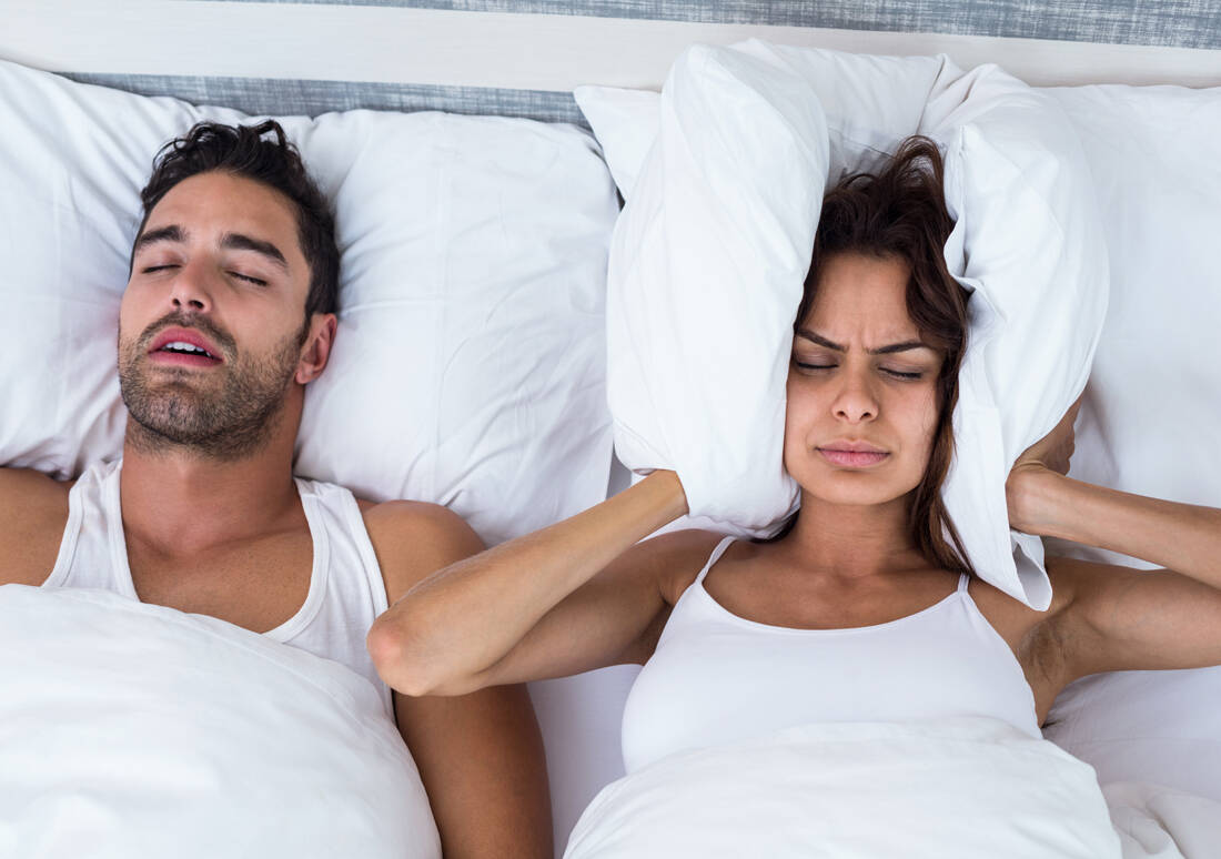 «Διαζύγιο Ύπνου»: Η νέα τάση που έγινε μόδα και λειτουργεί ευεργετικά για τις σχέσεις