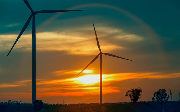 Οι ανανεώσιμες πηγές ενέργειας μειώνουν τις τιμές ρεύματος &#8211; Τι λένε φορείς της αγοράς