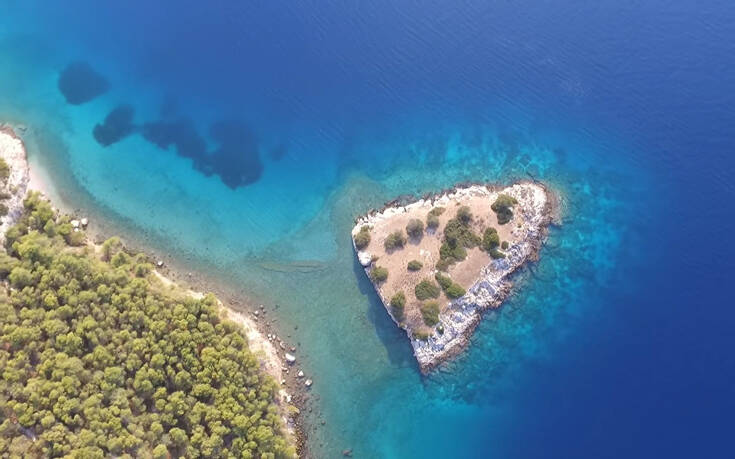 Το νησί των βρικολάκων στην Κορινθία