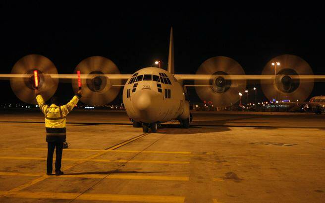 Σάμος: C-130 θα μεταφέρει στην Αθήνα 14χρονο παιδί με σοβαρά κατάγματα από τον σεισμό