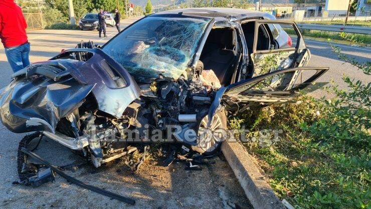 Τροχαίο στην είσοδο της Λαμίας – Με σοβαρά τραύματα απεγκλωβίστηκε ο οδηγός