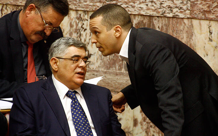 Χρυσή Αυγή: Έχουν παραδοθεί 10 από τους καταδικασθέντες – Ποια είναι η διαδικασία για τη φυλάκιση τους