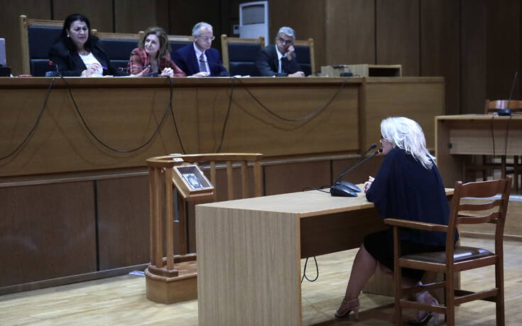 Δίκη Χρυσής Αυγής: «Η Ελένη Ζαρούλια επισκεπτόταν μόνο τον Μιχαλολιάκο και το φαρμακείο»