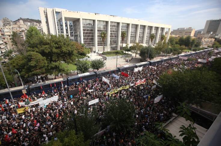 Τα διεθνή Μέσα για την εγκληματική οργάνωση Χρυσή Αυγή: «Η μεγαλύτερη δίκη φασιστών μετά τη Νυρεμβέργη»