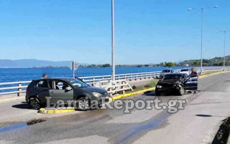Εικόνες από σοβαρό τροχαίο στην παλιά εθνική Αθηνών – Λαμίας με τρεις τραυματίες