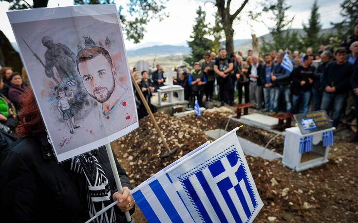 Μητέρα Κωνσταντίνου Κατσίφα: Έφυγε άδικα, το πολιτικό σύστημα είναι σιωπηλό, περιμένω από τον κ. Μητσοτάκη