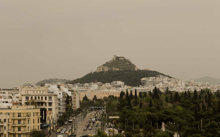 Καιρός: Υψηλές θερμοκρασίες με σκόνη και αύριο &#8211; Πότε υποχωρεί η ζέστη