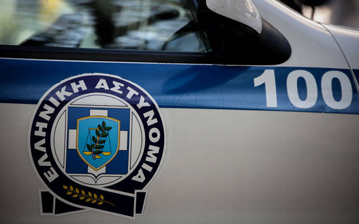 Θεσσαλονίκη: Ανατράπηκε βαν που μετέφερε μετανάστες &#8211; Χειροπέδες στους διακινητές