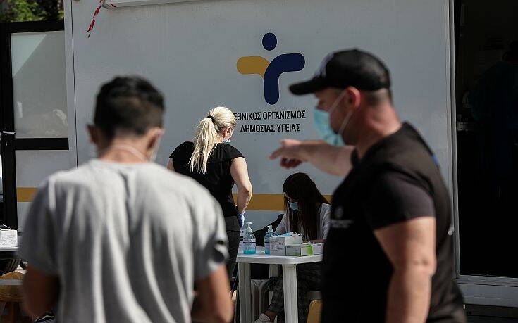 Τρομάζει η διασπορά του κορονοϊού μετά το εφιαλτικό αρνητικό ρεκόρ με 667 νέα κρούσματα – Οι 30άρηδες διασπείρουν τον ιό