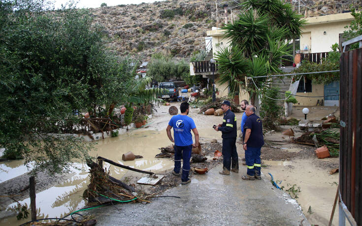 Κακοκαιρία: Αποκαρδιωτικές οι εικόνες σε περιοχές του Ηρακλείου μετά την πρωτοφανή νεροποντή