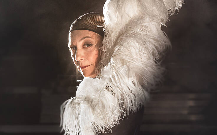 «Έξι φορές», ένα μικρό αφιέρωμα στην Έλλη Λαμπέτη με την Όλια Λαζαρίδου σε έξι διαφορετικούς ρόλους