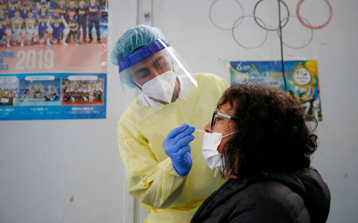 Ιταλία: Αρχές Ιουνίου θα έχουν εμβολιαστεί τα δύο τρίτα του πληθυσμού