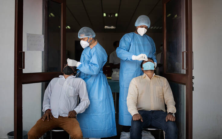 Πάνω από 13.700 νέα κρούσματα κορονοϊού στην Ινδία, σχεδόν 12,2 εκατ. πολίτες έχουν εμβολιαστεί