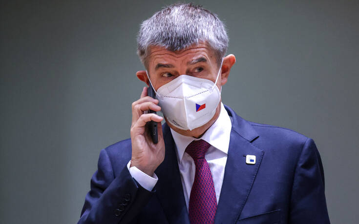 Παραίτηση του υπουργού Υγείας ζητεί ο πρωθυπουργός της Τσεχίας επειδή παραβίασε τα μέτρα για τον κορονοϊό