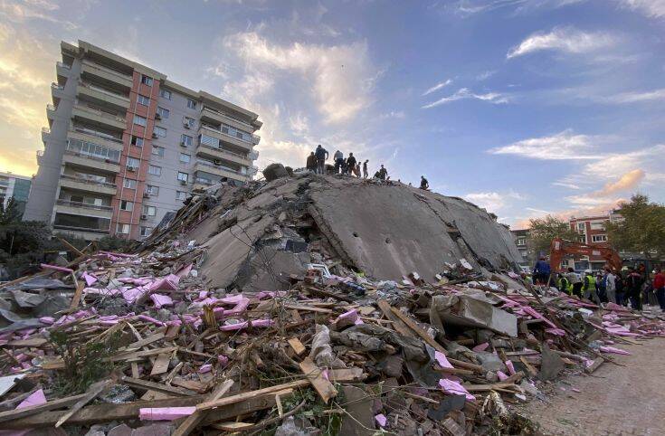 Φονικός σεισμός στη Σμύρνη: Τουλάχιστον 20 οι νεκροί και 786 οι τραυματίες