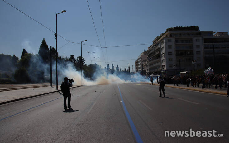 Επίθεση κατά του συνεργείου της ΕΡΤ στη διάρκεια του πανεκπαιδευτικού συλλαλητηρίου