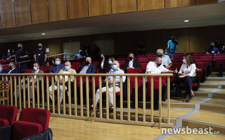 Δίκη Χρυσής Αυγής: Γεμίζει με πολιτικά πρόσωπα η αίθουσα του δικαστηρίου
