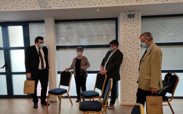 Επίσκεψη υπουργού επικρατείας και ψηφιακής διακυβέρνησης στη φλόγα