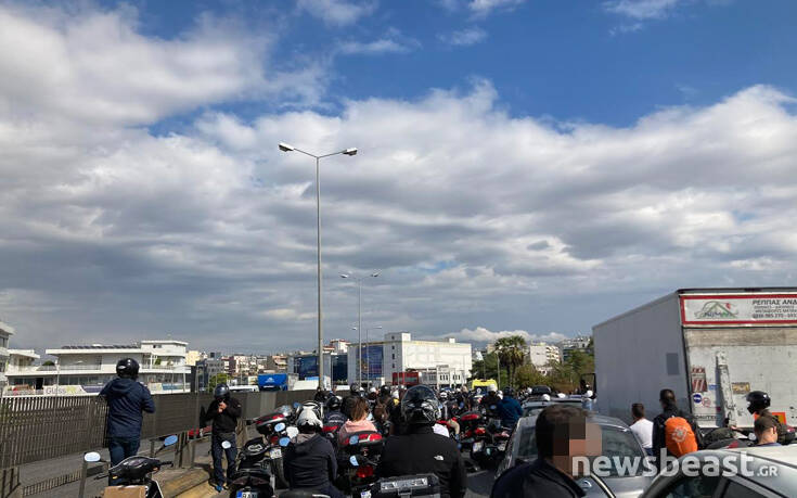 Τροχαίο στη λεωφόρο Κηφισού με δύο τραυματίες αστυνομικούς &#8211; Μεγάλο μποτιλιάρισμα στο σημείο