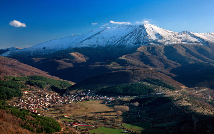 Το χωριό στην Κοζάνη με το καρτποσταλικό, φυσικό σκηνικό