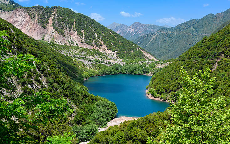 Ο ιδιαίτερος τρόπος που οδήγησε στη δημιουργία της νεότερης λίμνης στην  Ελλάδα - Newsbeast